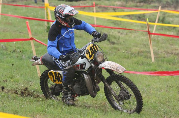 2-eme-AUROUX-ENDURO-RETRO-240-Bruno-PECHAUD.jpg